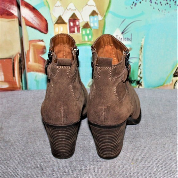 LADIES LUCKY BRAND SIDE ZIP ANKLE BOOTS - 10 - BROWN LEATHER. - Picture 4 of 6